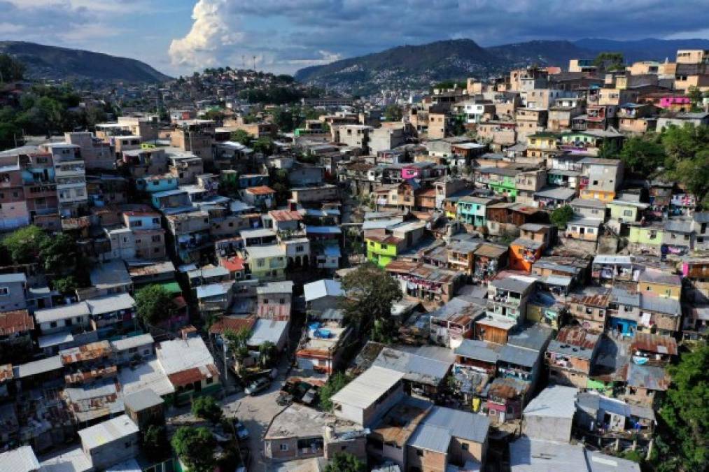 La batalla perdida de las favelas latinoamericanas contra el coronavirus (FOTOS)