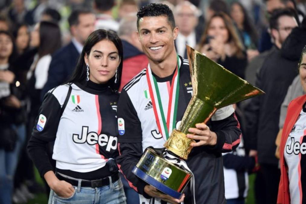 FOTOS: Junto a Georgina Rodríguez y a su madre, así celebró Cristiano el título con la Juventus