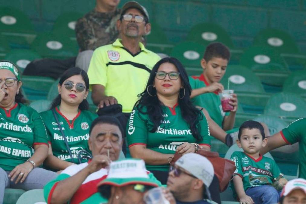 FOTOS: Las bellas chicas que cautivaron en los estadios de Honduras en el inicio del Apertura 2018-19