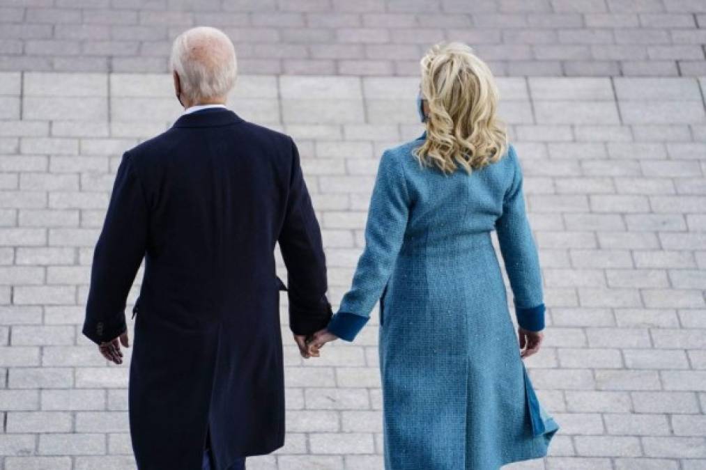 Besos y abrazos entre Joe y Jill Biden, los más románticos de la toma de posesión