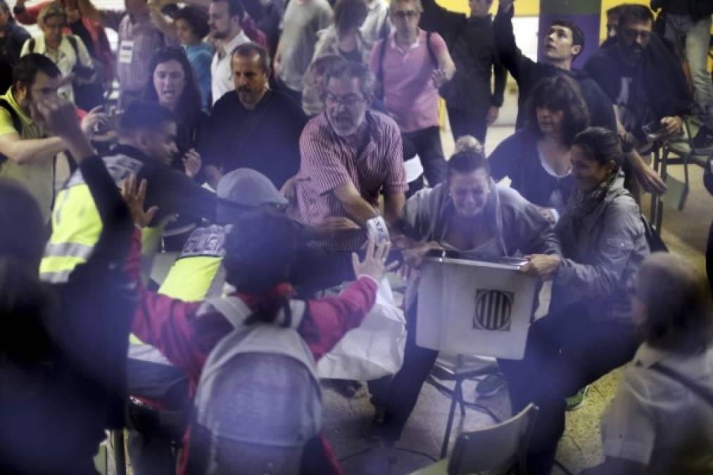 FOTOS: Los disturbios en una Cataluña que busca independencia