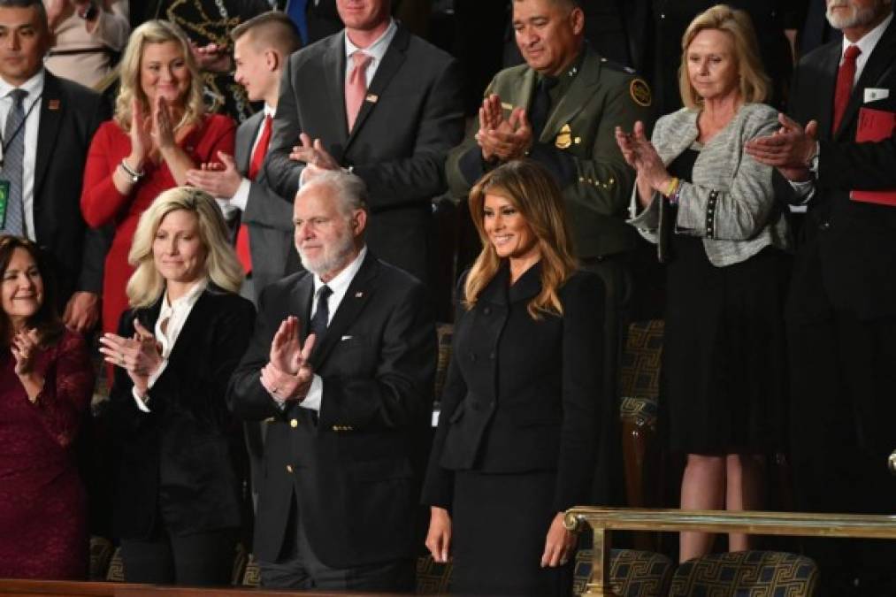 FOTOS: El sofisticado look de Melania Trump en el discurso del Estado de la Unión