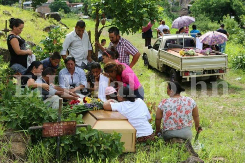 Las tristes escenas que dejó el último adiós a madre y sus dos hijos asesinados en la colonia Brasilia de Comayagüela