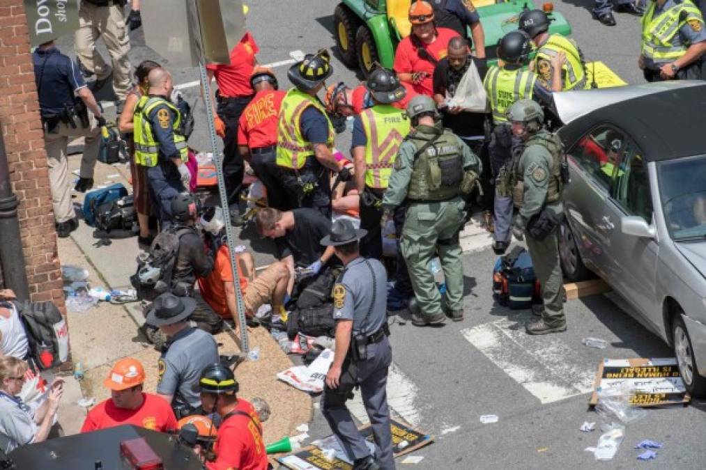 Las fotos más impactantes que dejó el ataque racista en Charlottesville, Virginia, Estados Unidos