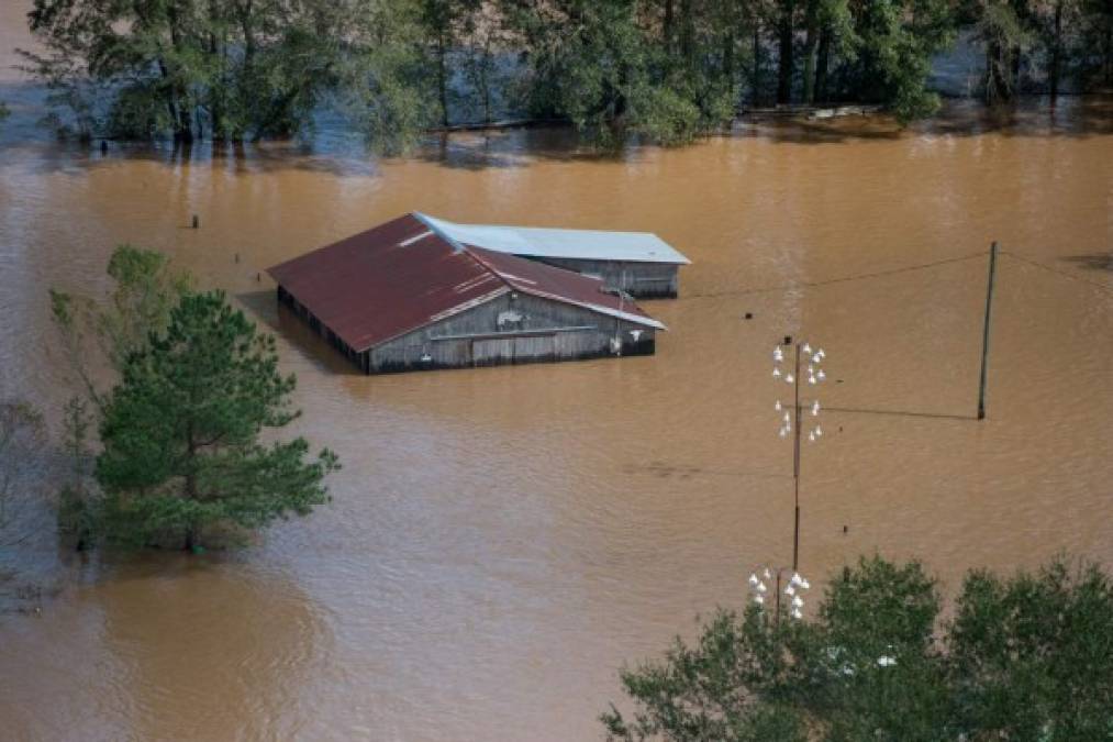 Las imágenes que muestran el desastre dejado por huracán Florence en las Carolinas