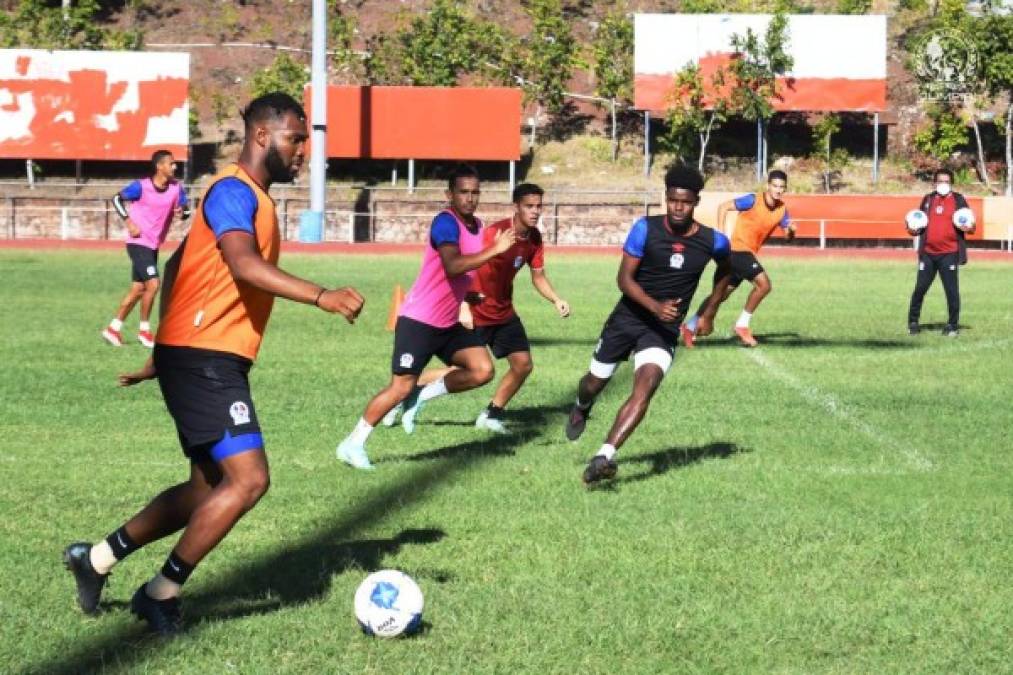 Así fue el entreno de Olimpia mientras llega su nuevo técnico