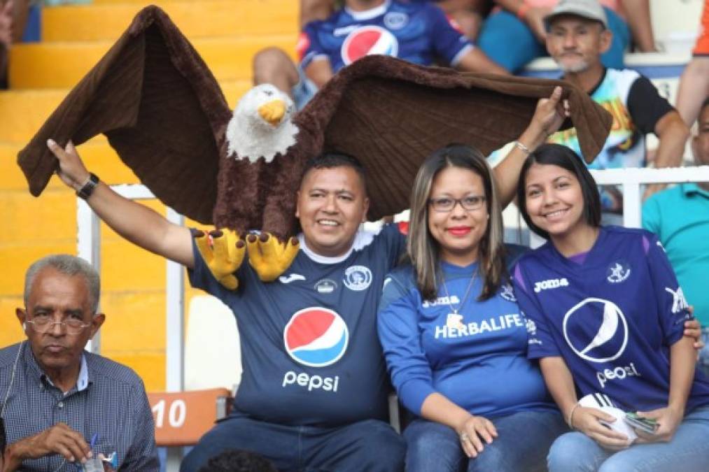 Fotos: La belleza dijo presente en la semifinal Motagua-Real España