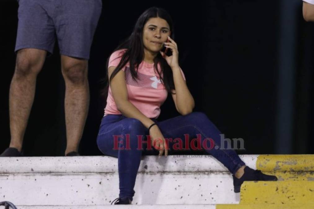 FOTOS: Bellas mujeres en la fecha 2 del Clausura