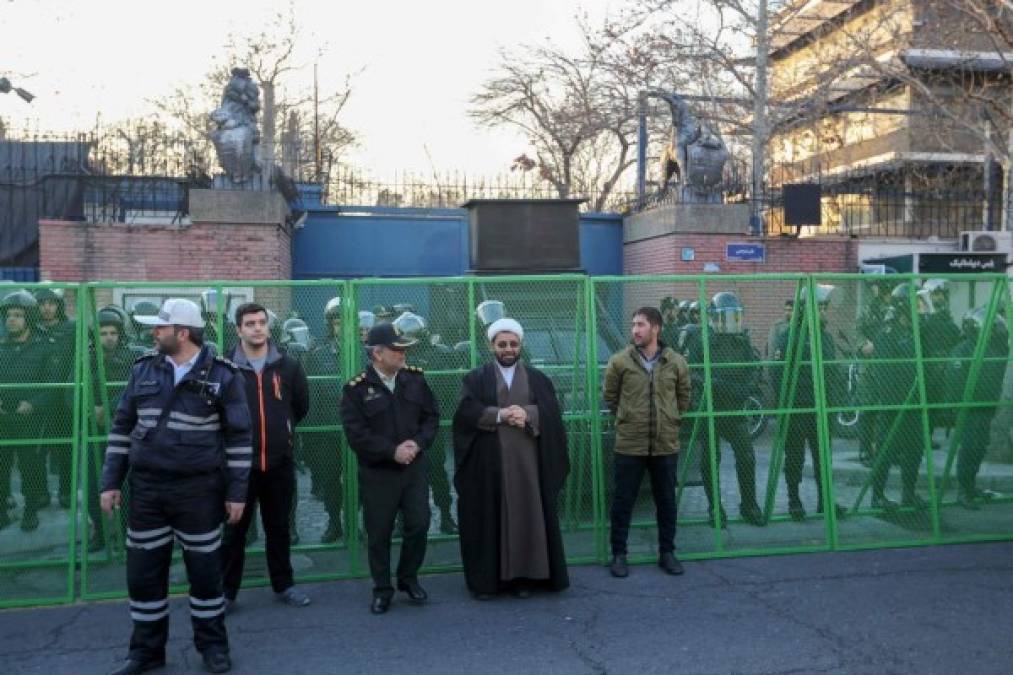 FOTOS: Masivas protestas en Irán, en medio del conflicto con Estados Unidos