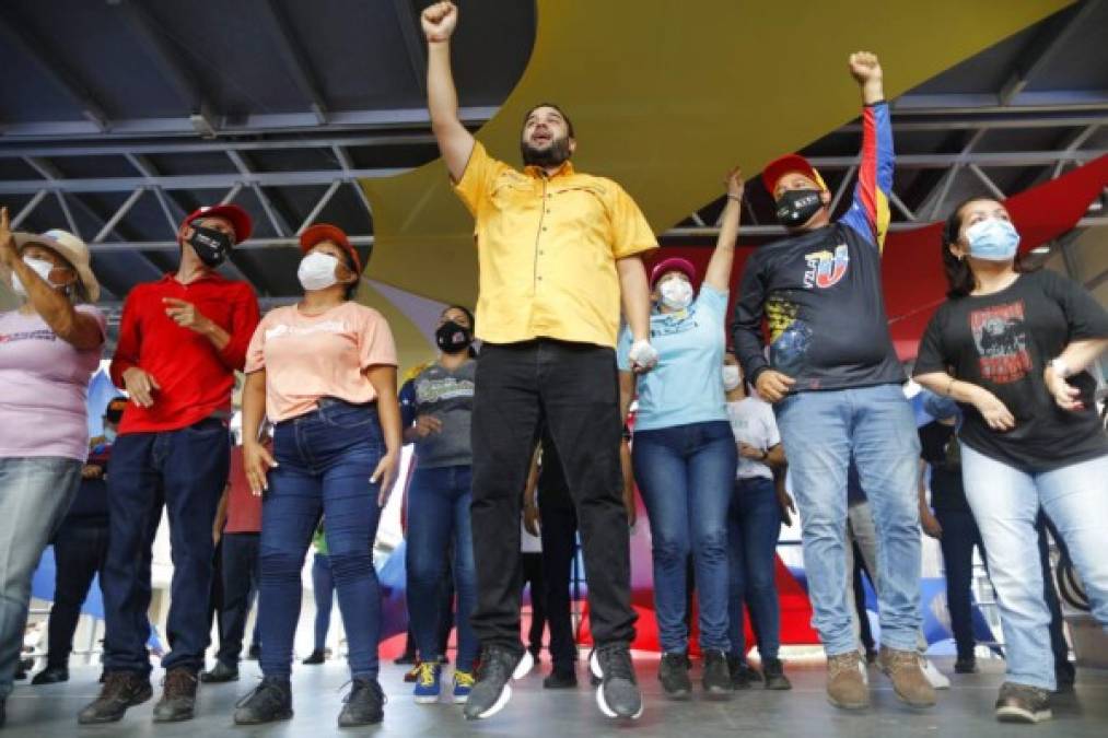 Sin resistencia y con alta abstención, Maduro busca el control del Parlamento (FOTOS)