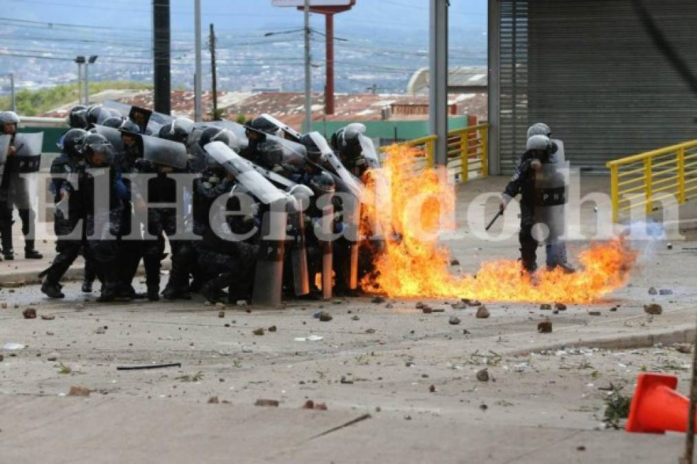 Fotos: Así terminaron quemados cuatro policías tras violento enfrentamiento con miembros del MEU