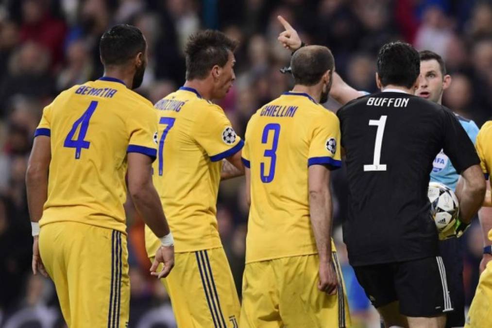 La intensa cólera de Buffon con el penalti del Real Madrid (Fotos)