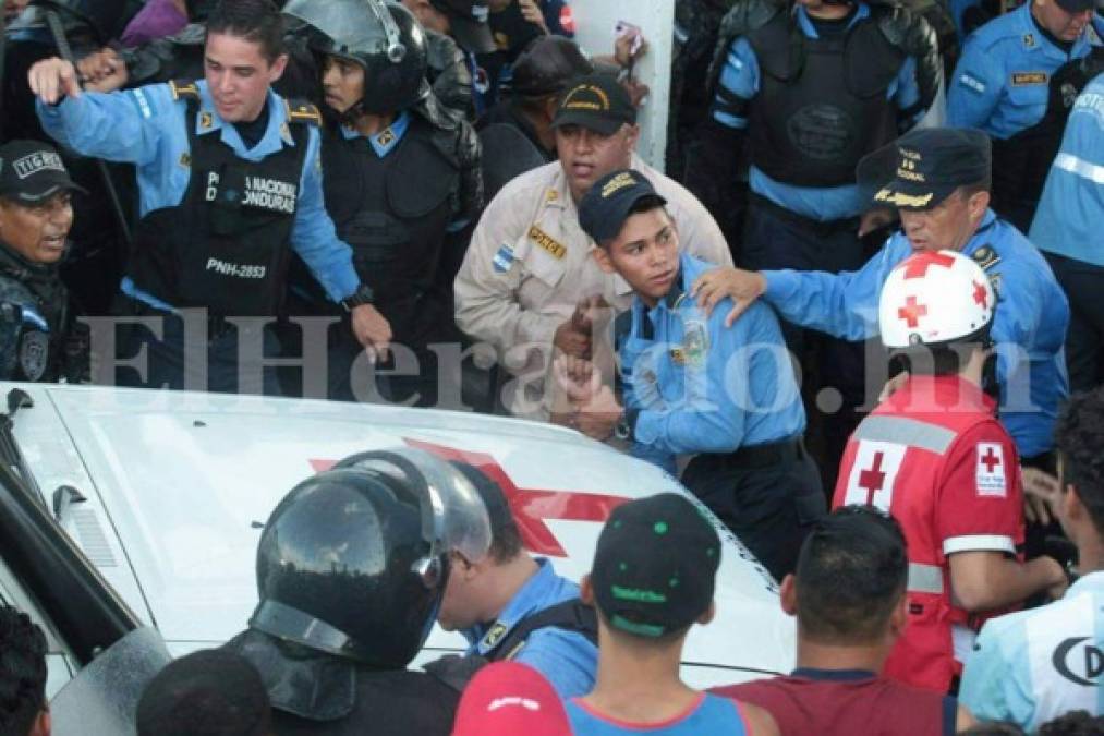 Fotos: Así ocurrió la mortal avalancha en el estadio Nacional durante la final del fútbol de Honduras