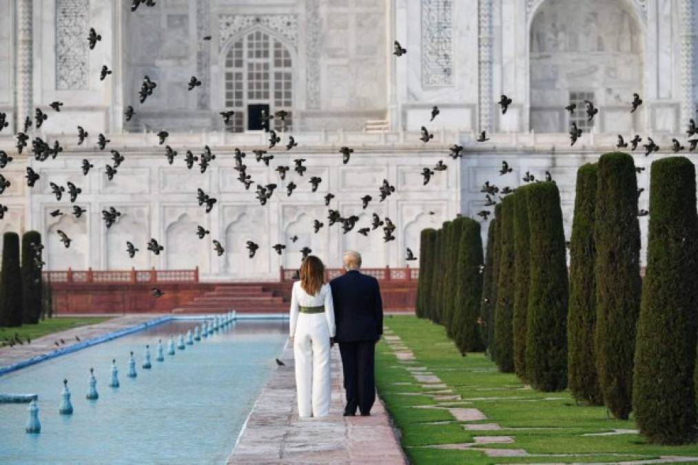 Regia y elegante, el look de Melania Trump en su visita a India