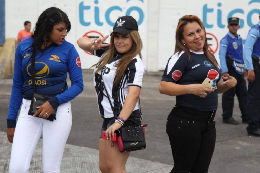 Fotos: La belleza dijo presente en la semifinal Motagua-Real España