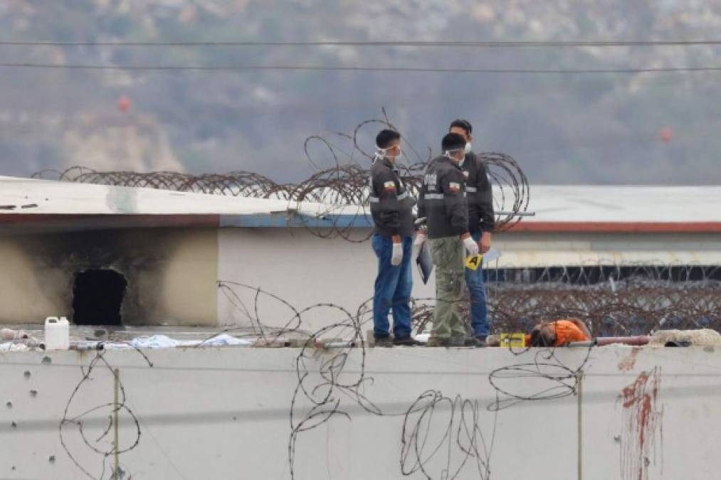 'Son seres humanos': primeras imágenes de masacre en cárcel de Guayaquil que dejó más de 68 presos muertos