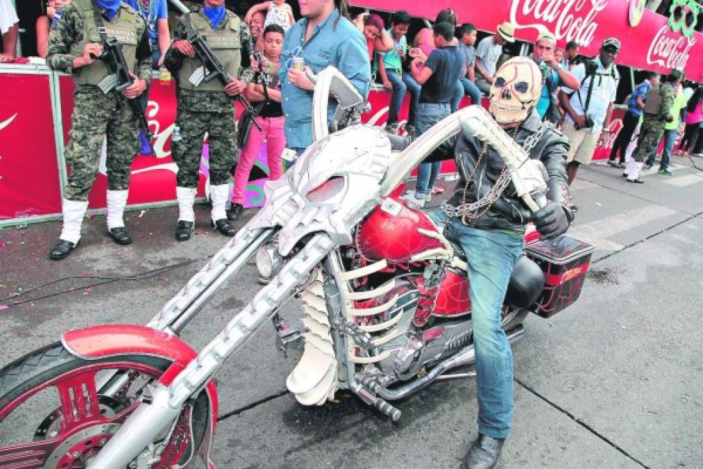 La Ceiba vive su propia fiesta en el Gran Carnaval de Amor y Amistad