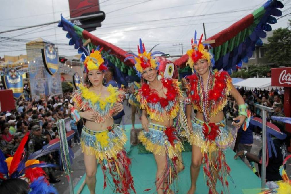 La Ceiba vive su propia fiesta en el Gran Carnaval de Amor y Amistad