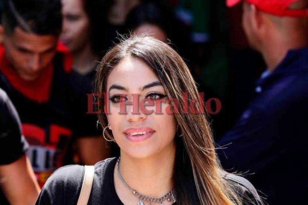 Las bellezas que asistieron al Yankel para ver el partido Marathón vs Olimpia