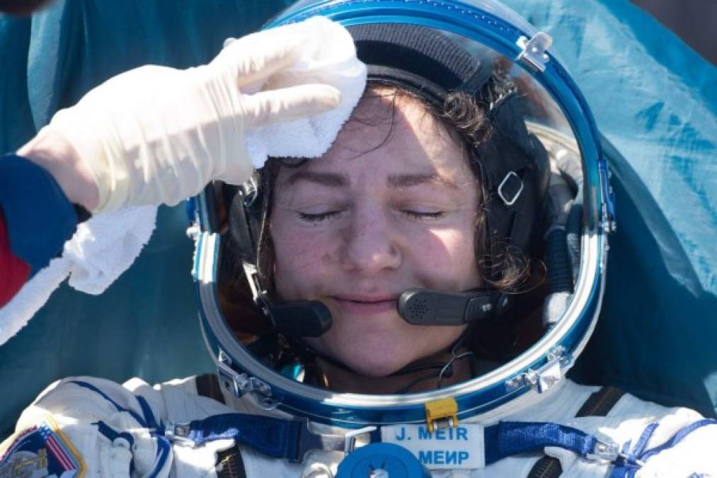 Astronautas de Estación Espacial regresan a la Tierra en plena pandemia