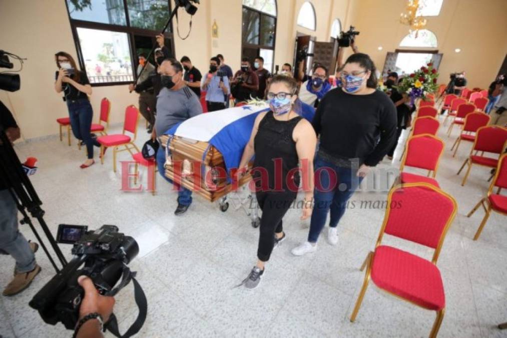 FOTOS: Con misa en la capilla San Judas Tadeo despiden a Chelato Uclés