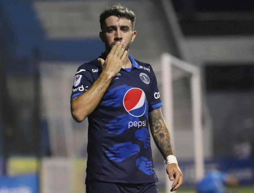 Agustín Auzmendi sigue demostrando su gran olfato goleador que tiene.