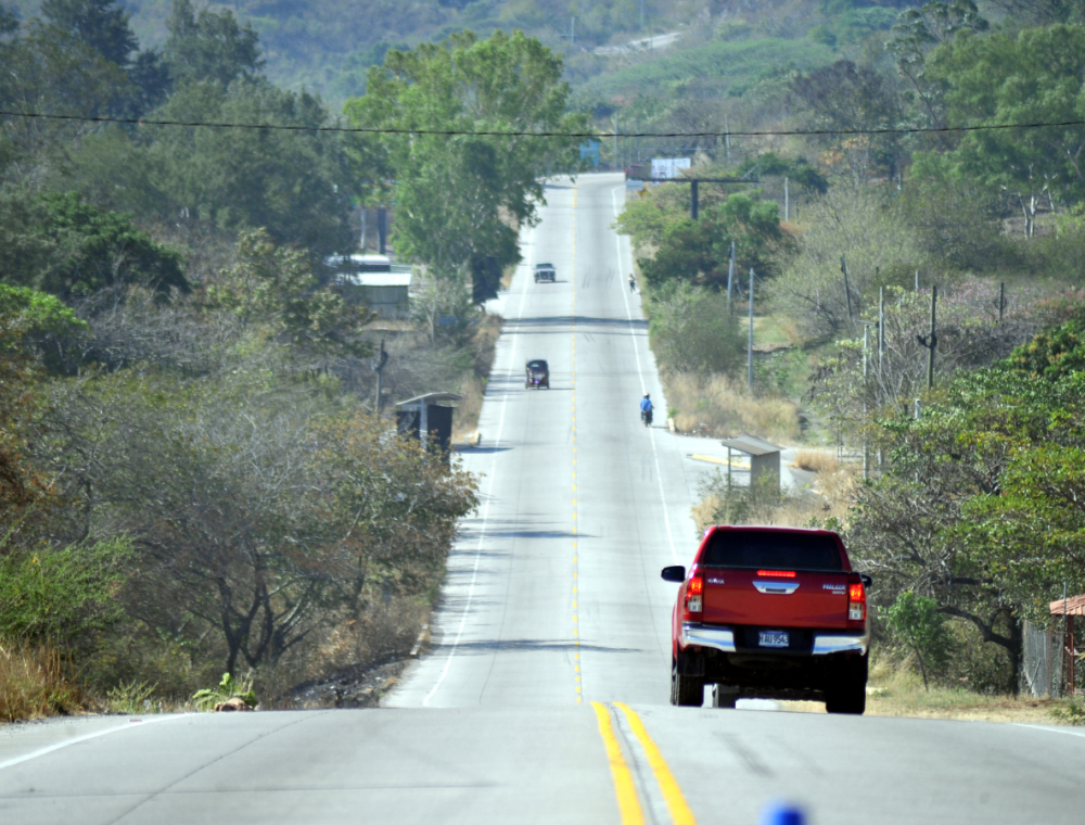 La carretera al sur de Honduras se encuentra en buen estado, son pocos los baches que hay a lo largo del trayecto.