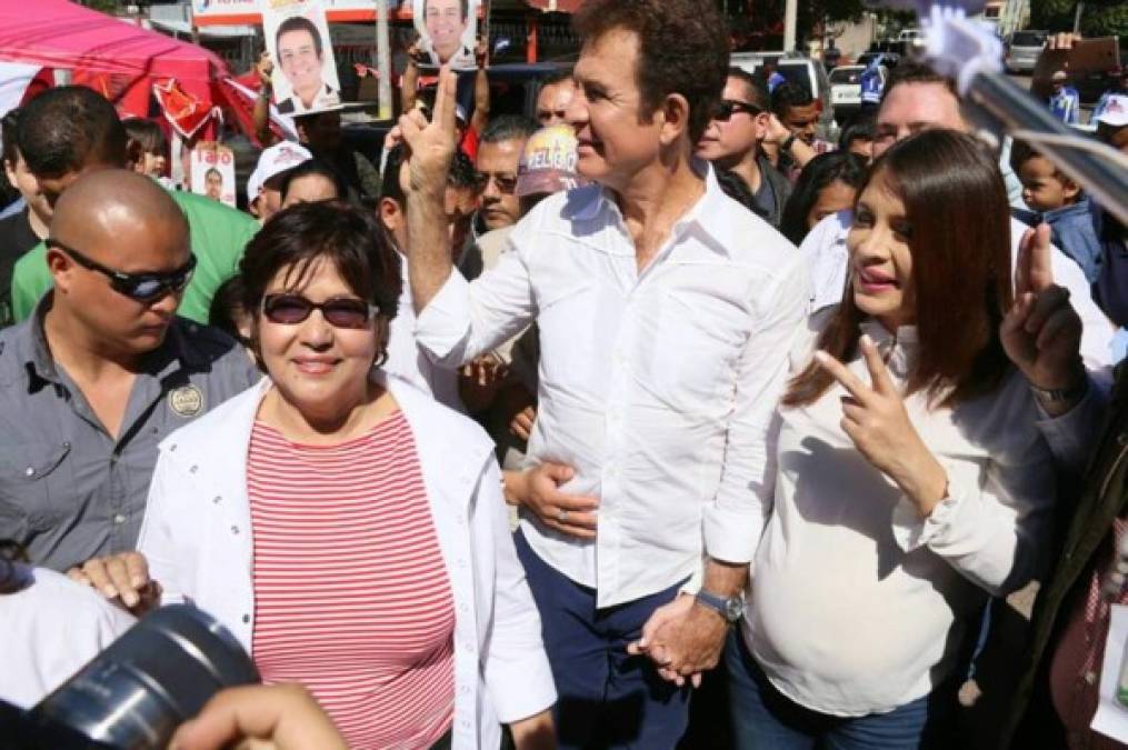 FOTOS: Iroshka Elvir desilusionó con atuendo de elecciones