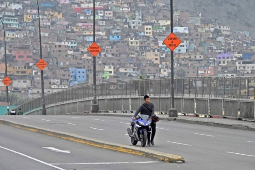 Perú: Calles desoladas tras decisión del presidente de cerrar el Congreso