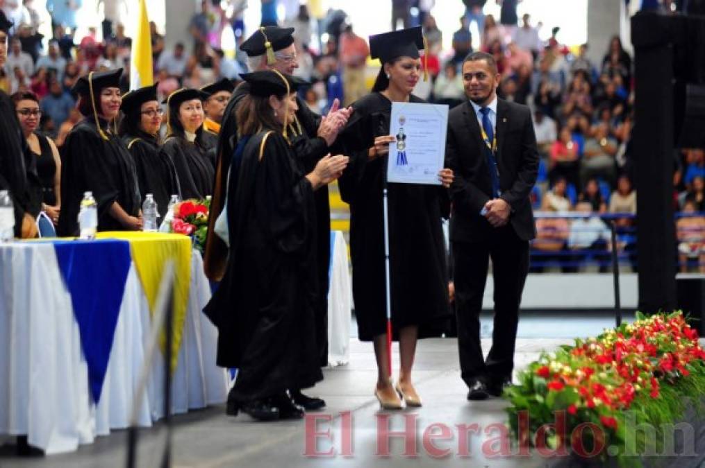 FOTOS: UNAH gradúa 1,321 nuevos profesionales en solemnes ceremonias