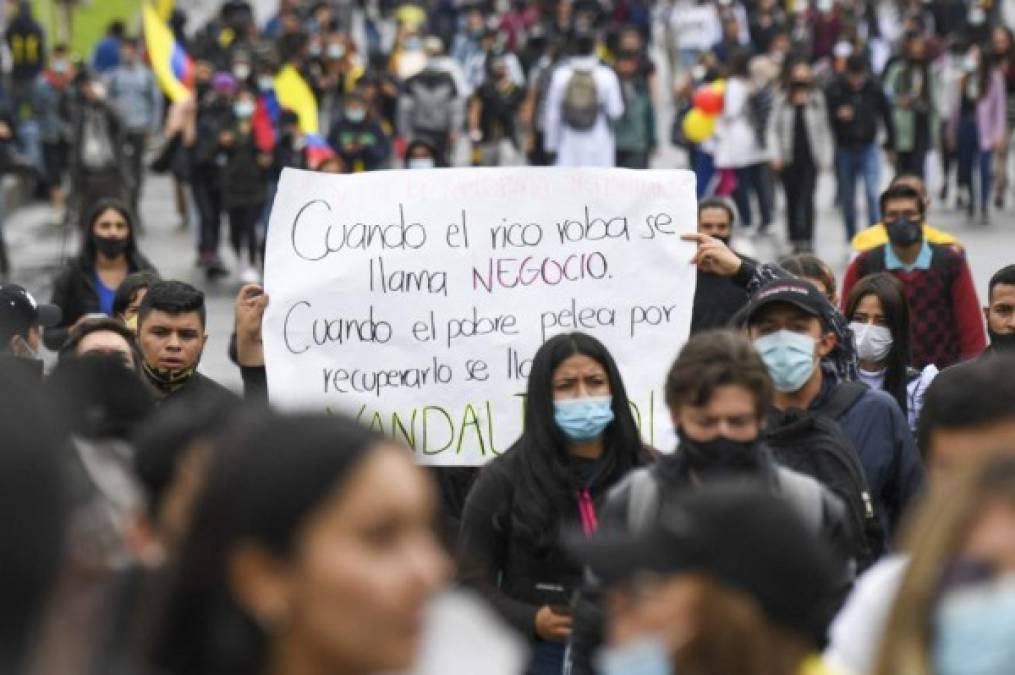 Crisis en Colombia: muertos, heridos, militarización e incertidumbre fiscal