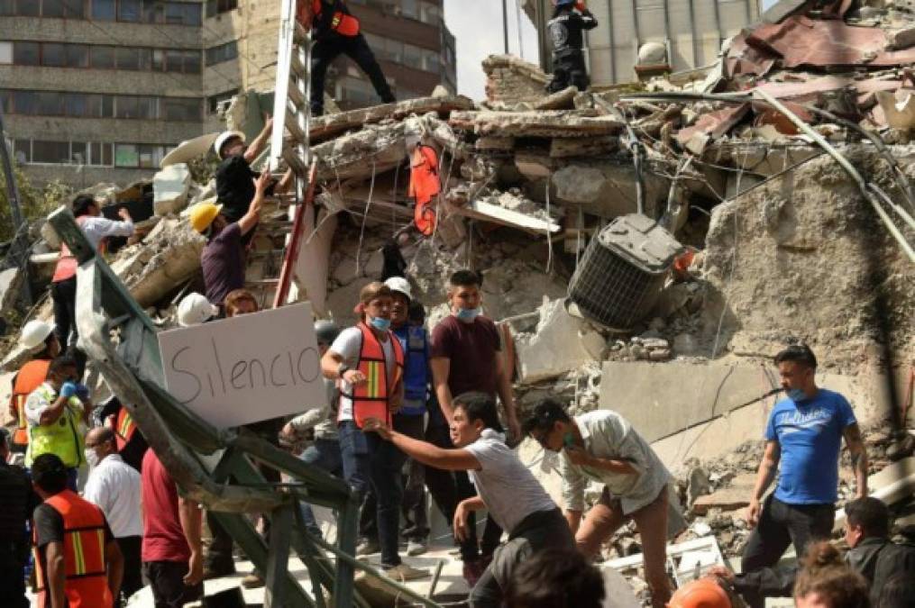 Las imágenes más impactantes del terremoto de 7.1 que golpeó a México