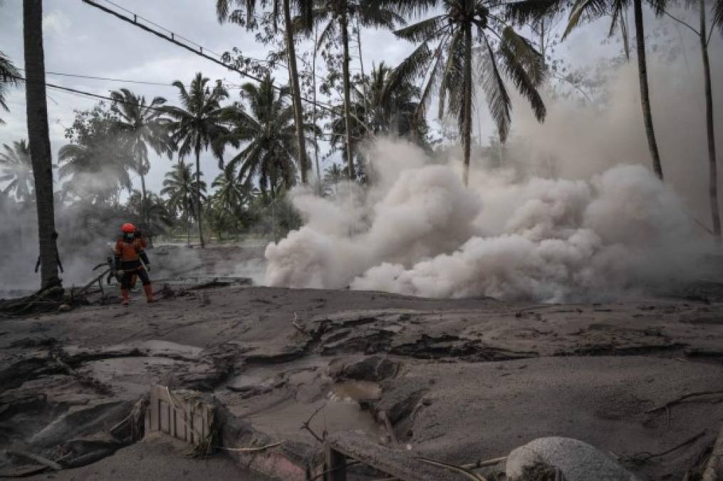 Las imágenes más angustiantes de la erupción volcánica en Indonesia