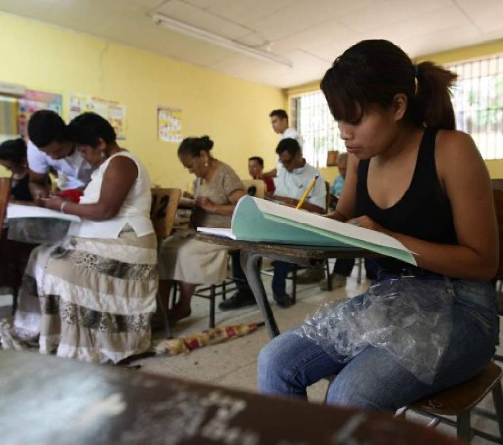 Esta semana pagan a maestros hondureños