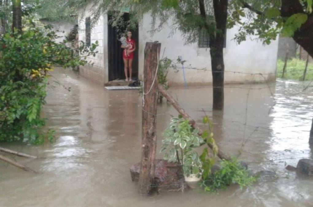 FOTOS: Lluvias dejan decenas de damnificados en Choluteca tras inundaciones