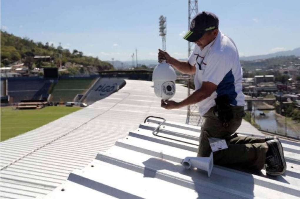 El Estadio Nacional no cumple con las normas FIFA...