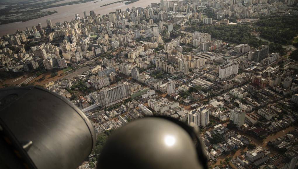 Imágenes aéreas de las inundaciones en Brasil que suman 100 muertes