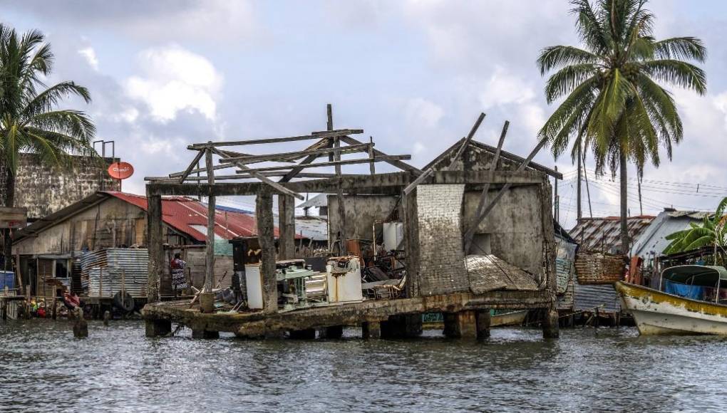 La isla en el Caribe cuyos pobladores deben abandonar antes de que se la trague el mar