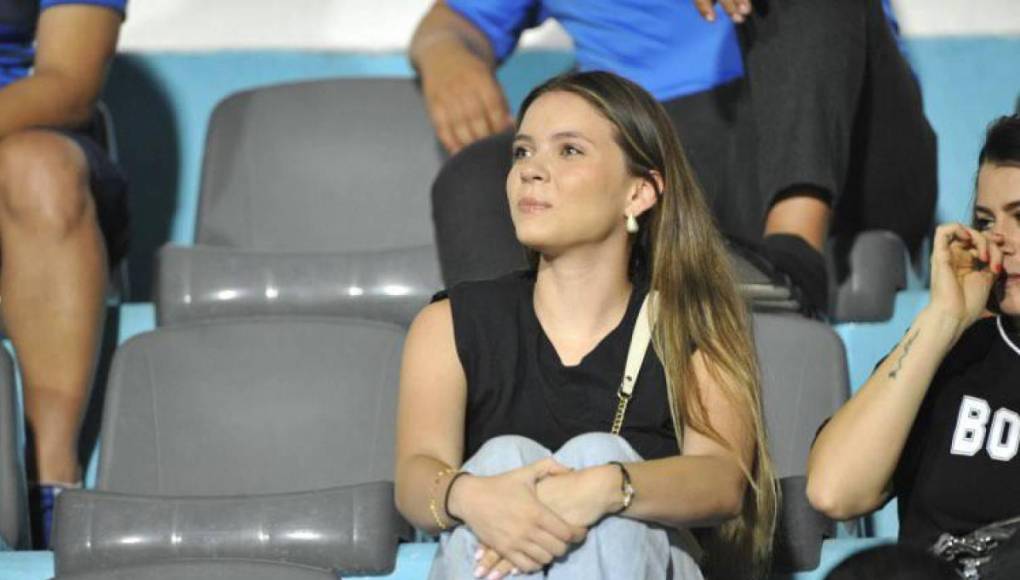 Bella novia de Auzmendi es vista en el Nacional y lo que ‘filtraron’ jugadores de Motagua