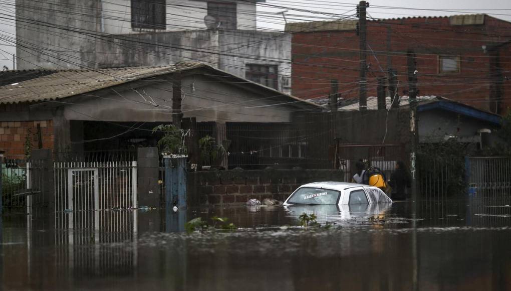 Suman 56 muertos en el sur de Brasil por desastre climático