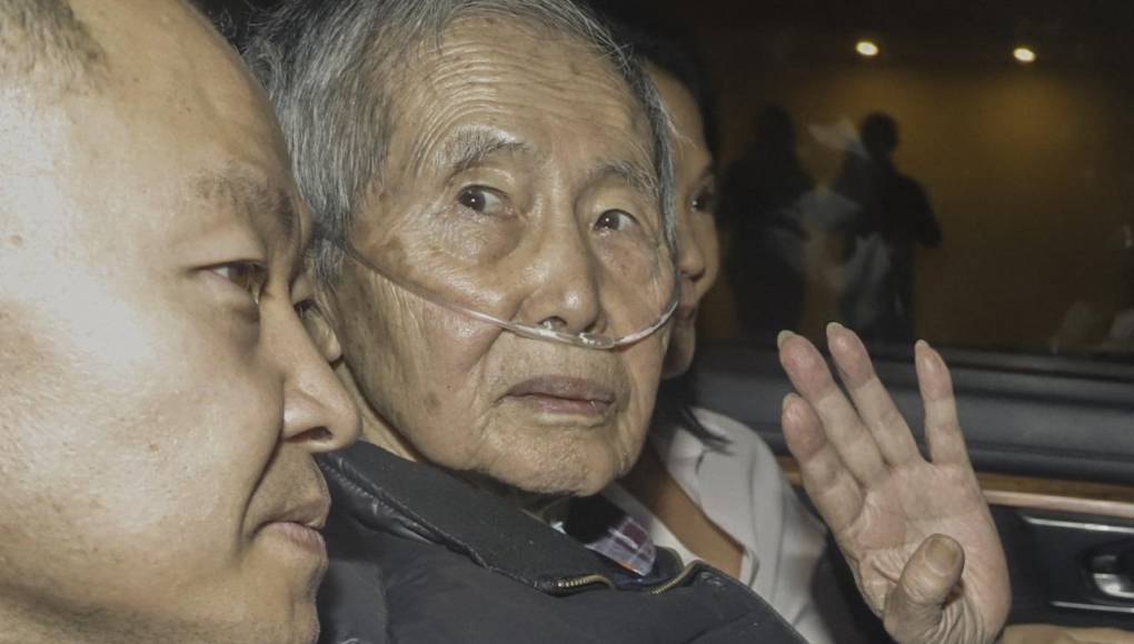 Alberto Fujimori sale de prisión y se reúne con sus hijos