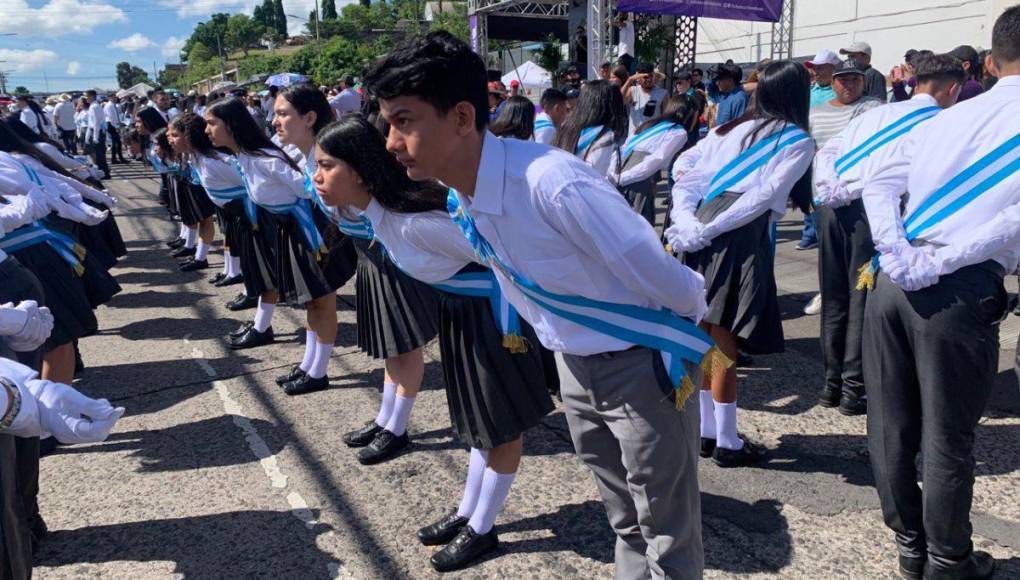 Fiestas Patrias 2023: Instituto Central Vicente Cáceres brilla en los desfiles del 15 de septiembre