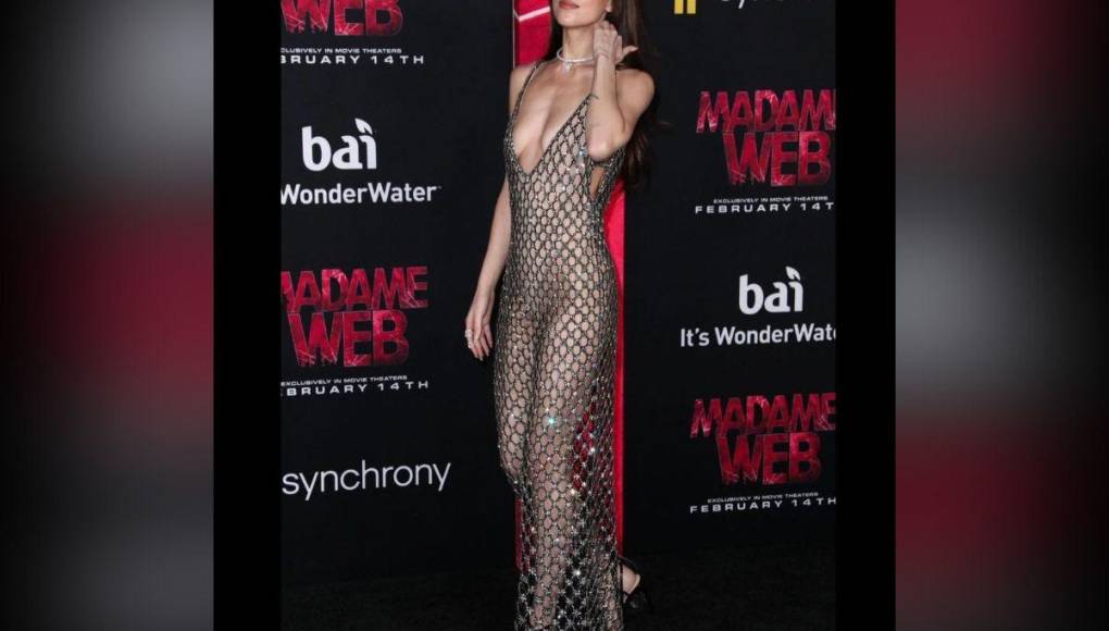 Dakota Johnson roba miradas con vestido “nude” en la premiere de “Madame Web”