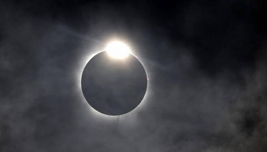 Así se vio el eclipse solar total en distintas partes del mundo