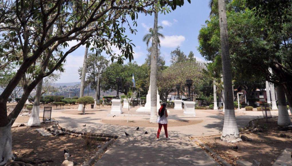 Inician trabajos para restaurar y dar nuevo rostro al histórico parque La Leona