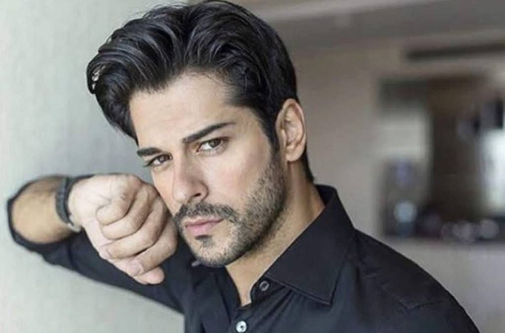 FOTOS: Burak Ozcivit, el actor considerado el hombre más guapo de Turquía