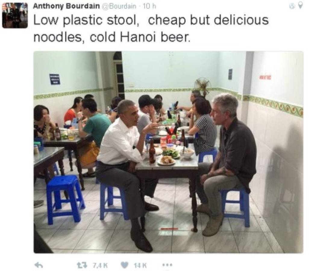 Obama cena por seis dólares con Anthony Bourdain en restaurante en Vietnam