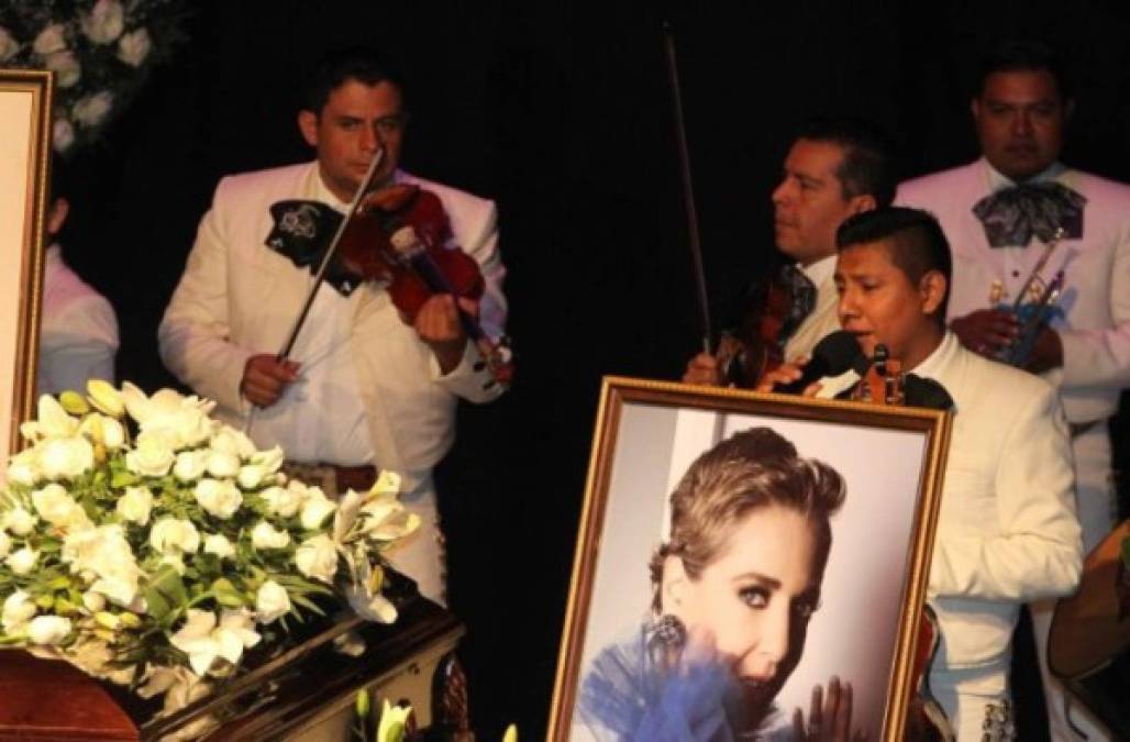 Fotos: Así fue el emotivo último adiós a la actriz mexicana Edith González