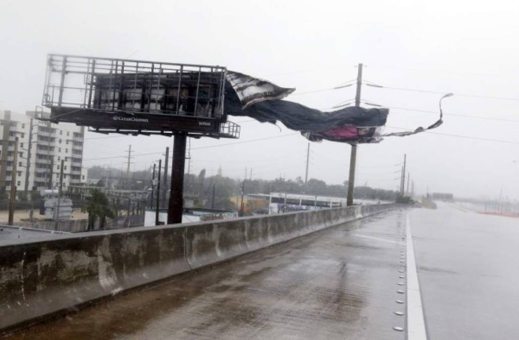 Las imágenes de una Florida azotada por el huracán Irma; ya son tres muertos