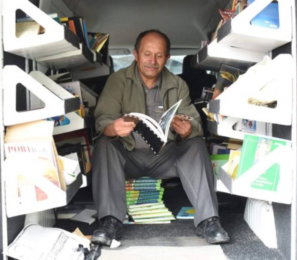 En Colombia, los libros recuperados de la basura todavía tienen la fuerza de las palabras  